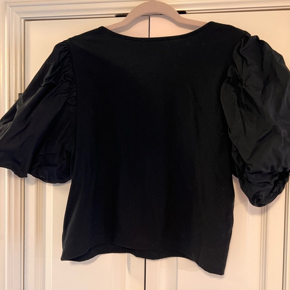 Black top with puffy sleeves - Picture 6 of 6
